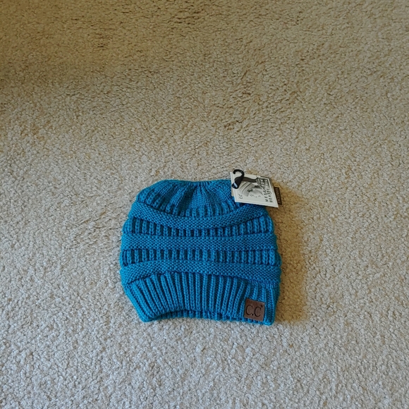 CC Beanie - Picture 2 of 4